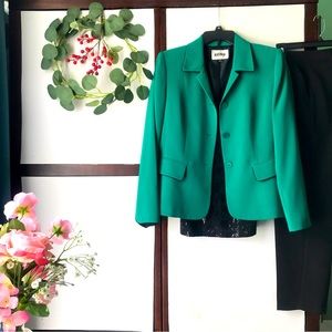 Three-button, collared green blazer:size L, Brand: Kasper. NWOT.